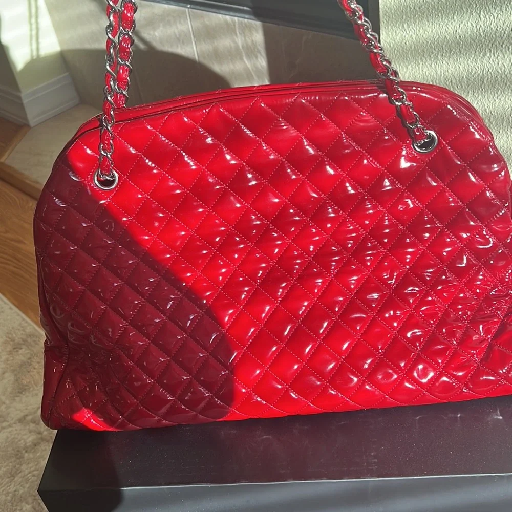 Chanel Red Patent Leather Shoulder Bag – 2010/2011 Karl Lagerfeld Collection